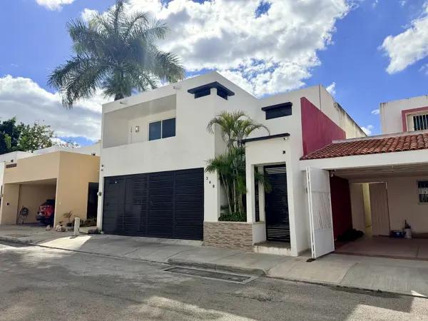 CASA EN VENTA DE 3 HAB DENTRO DE LA CIUDAD I EQUIPIDA Y CON SEGURIDAD