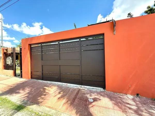 CASA EN VENTA CON AMPLIA PISCINA DE 1 PLANTA