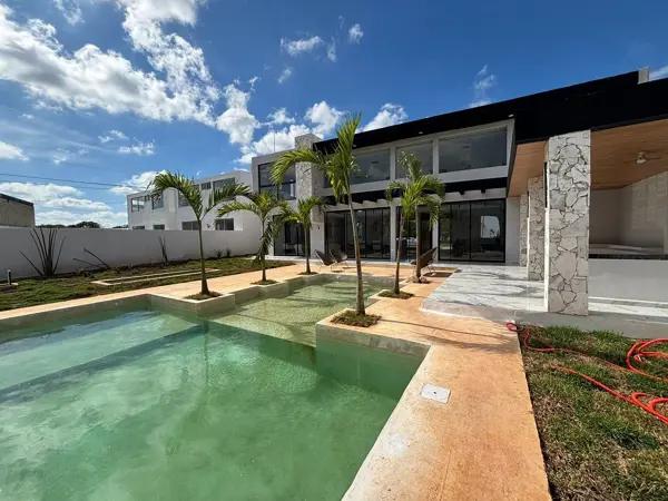 CASA EN VENTA EN CONKAL I 4 REC