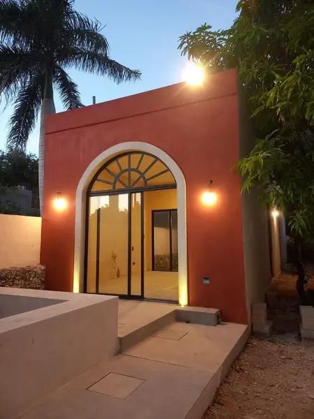 CASA EN VENTA CON ALBERCA I ESTILO HACIENDA YUCATECA