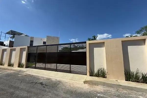 CASA EN VENTA EN DZITYA I 3 HAB I PISCINA CASA EN VENTA EN DZITYA I 3 HAB I PISCINA