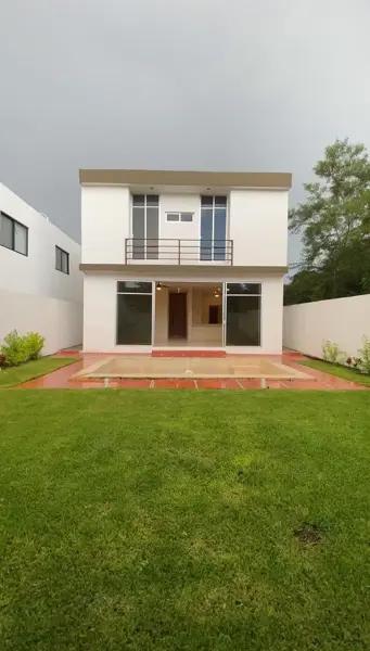 CASA EN VENTA EN PRIVADA EN CONKAL