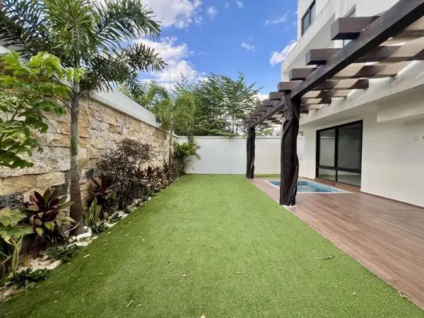 CASA EN VENTA EN ZONA TEMOZÓN ENTREGA INMEDIATA CASA EN VENTA EN ZONA TEMOZÓN ENTREGA INMEDIATA