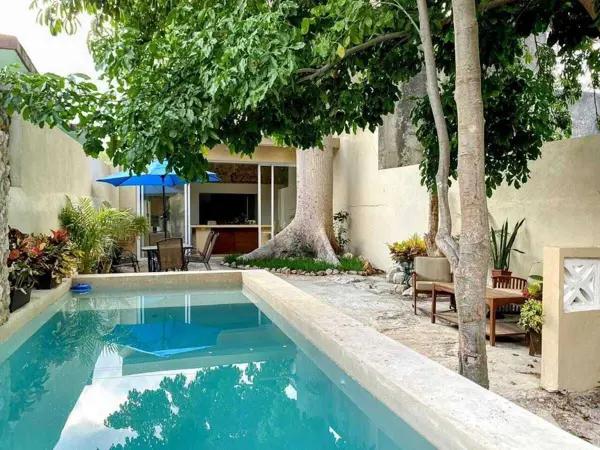 CASA EN VENTA EN EL CENTRO DE MÉRIDA CASA EN VENTA EN EL CENTRO DE MÉRIDA
