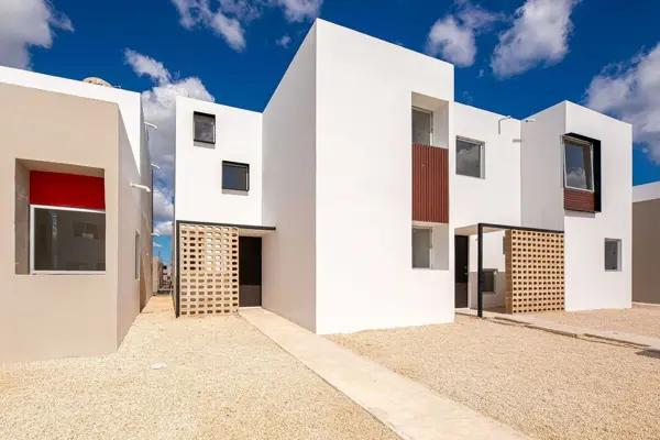 VENTA DE CASA AL ORIENTE DE LA CIUDAD ENTREGA INMEDIATA!!