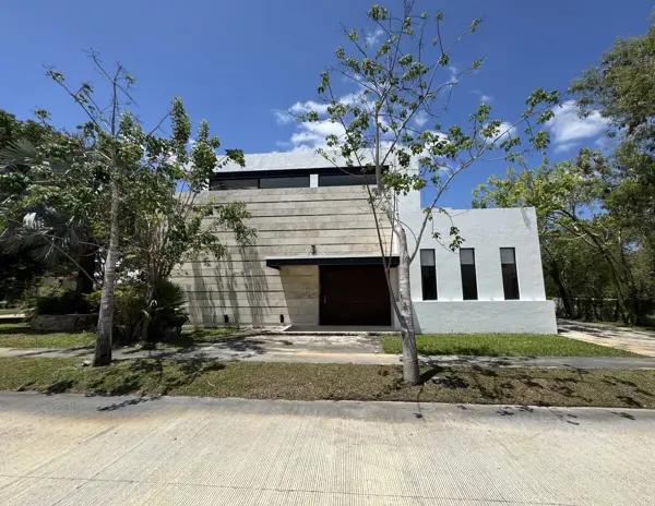 CASA EN COUNTRY CLUB DE 4 RECÁMARAS, MÉRIDA, YUCATÁN