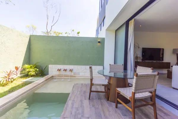 VILLAS DE LUJO DE 3 NIVELES EN TEMOZON NORTE