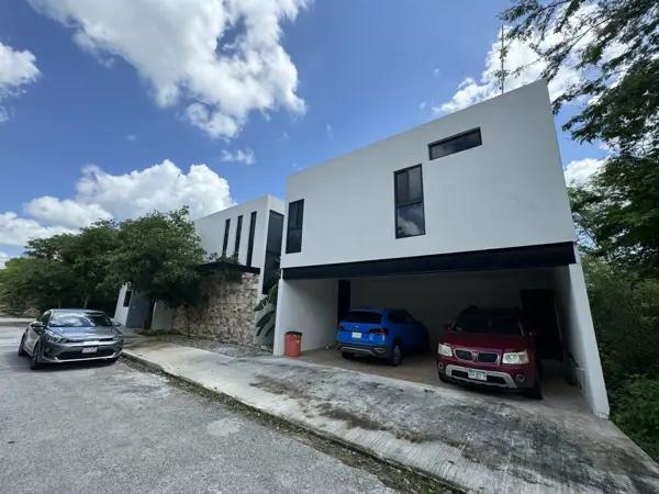 VENTA DE CASA EN PRIVADA DE CONKAL