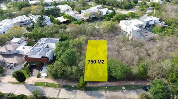 SE VENDE TERRENO EN YUCATAN COUNTRY CLUB