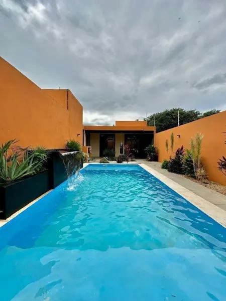 Casa de un piso con tres habitaciones y piscina en la zona Norte de Mérida