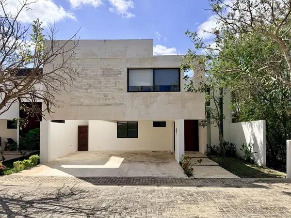 CASA EN VENTA DE 4 HAB EN TEMOZÓN NORTE I ENTREGA INMEDIATA CASA EN VENTA DE 4 HAB EN TEMOZÓN NORTE I ENTREGA INMEDIATA