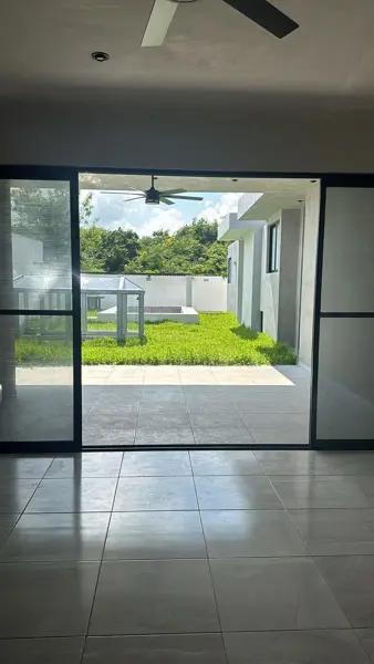 RESIDENCIA DE UN PISO CON CENOTE PROPIO EN PRIVADA KOMCHEN RESIDENCIA DE UN PISO CON CENOTE PROPIO EN PRIVADA KOMCHEN