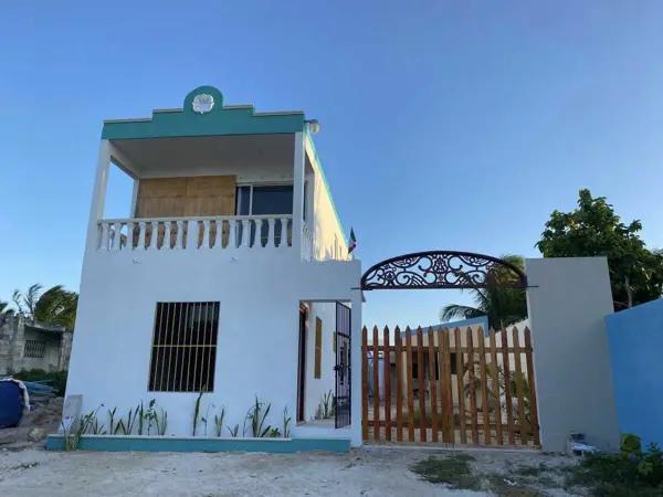 ??? VENTA DE CASA EN SAN BENITO – A SOLO 1 CUADRA DE LA PLAYA