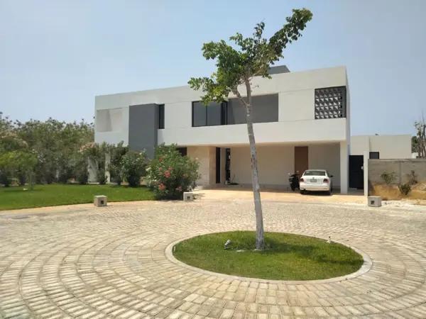 VENTA DE CASA EN TEMOZON NORTE 6 RECAMARAS VENTA DE CASA EN TEMOZON NORTE 6 RECAMARAS