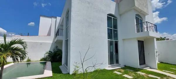 Casa en Oaxtepec | Arquitectura con Doble Altura, Cúpula Catalana y Roof Garden con Privacidad Total
