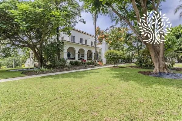 Casa en Las Palmas | Residencia Colonial con Alberca, Energía Solar y Gran Terreno de Expansión Casa en Las Palmas | Residencia Colonial con Alberca, Energía Solar y Gran Terreno de Expansión