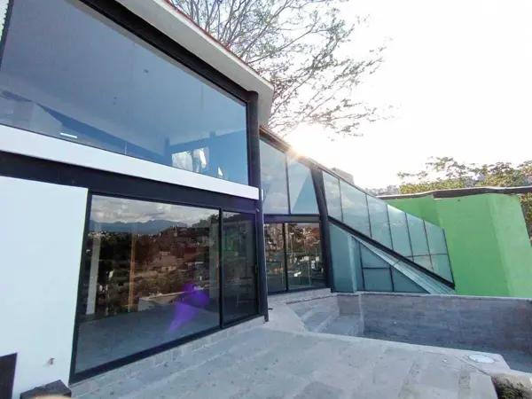 Casa en Club de Golf Cuernavaca | Residencia Nueva con Alberca, Terraza y Amplio Terreno para Crecer
