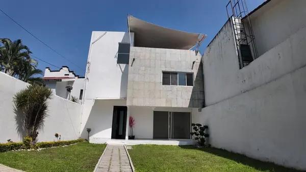 Casa en Fraccionamiento Las Fincas | Remodelada, Roof Garden y Seguridad 24/7