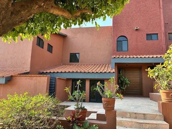 CASA EN BOSQUES DE PALMIRA