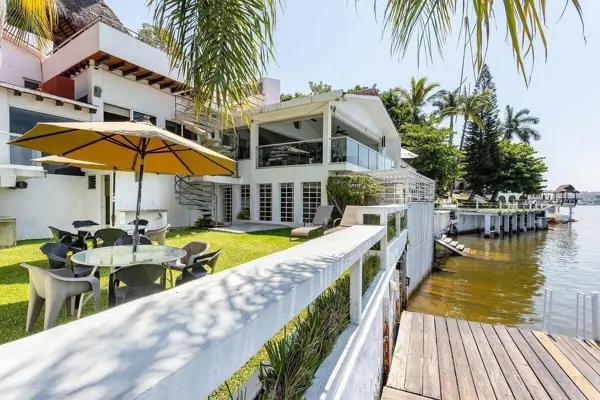 CASA EN VENTA TEQUESQUITENGO