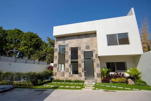 Casa Moderna en Lomas de Cuernavaca | Doble Altura, Alberca y Roof Garden