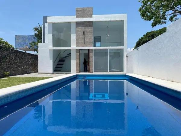 CASA EN LAS FINCAS