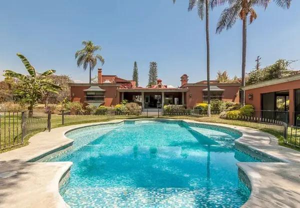 Casa en Reforma | Estilo Hacienda Con Cancha de Tenis, Alberca y Jardin