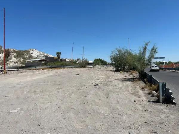 Terreno Comercial a la Venta en Lerdo, Durango, Ideal para Actividades Productivas