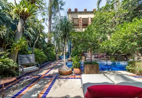 Casa  en Lomas de Cuernavaca | Patio Central, Alberca y Diseño Único