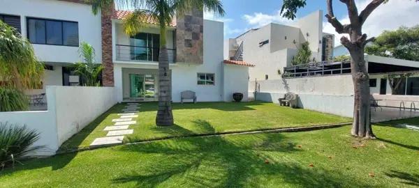 CASA EN FRACCIONAMIENTO PAVORREAL