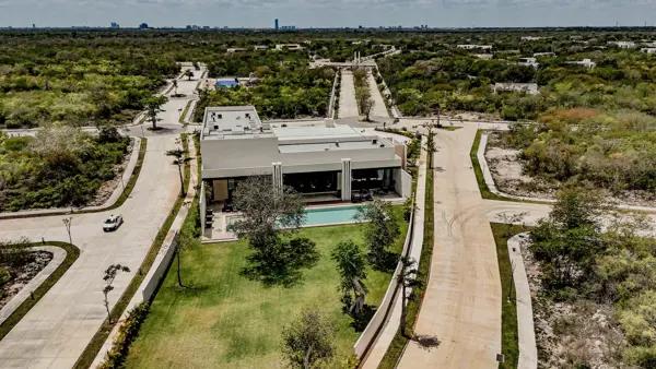 Terreno  en venta dentro de privada con amenidades de lujo  en merida yucatan