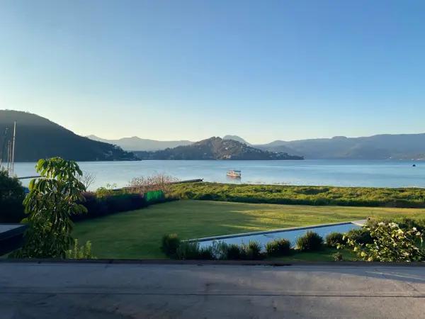 CASA CON ACCESO AL LAGO, SAN GASPAR, VALLE DE BRAVO CASA CON ACCESO AL LAGO, SAN GASPAR, VALLE DE BRAVO