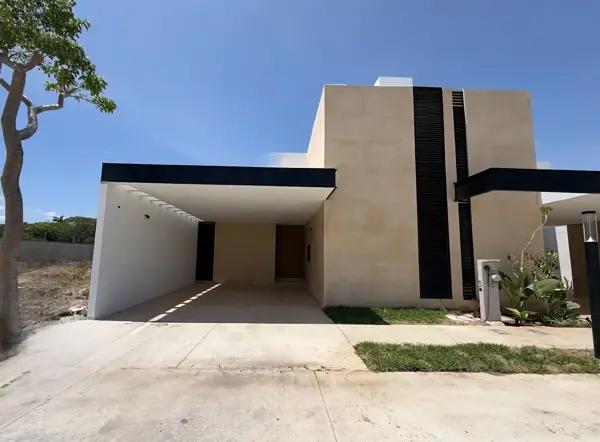 CASA  EN VENTA EN PRIVADA RESIDENCIAL  UBICADA EN XCANATÚN