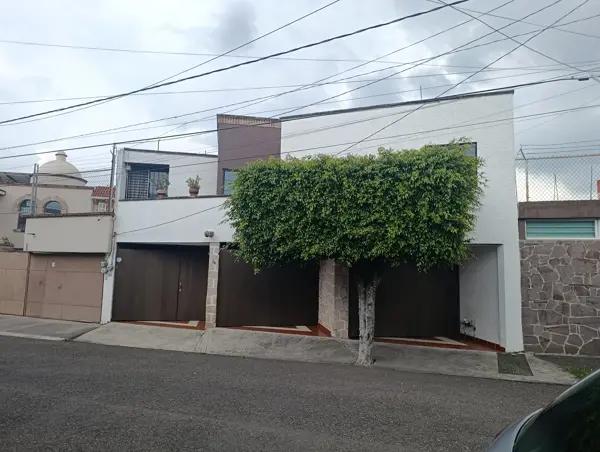 Casa en Venta en Chapultepec Sur, Morelia: Amplia, Bien Ubicada y con Excelente Precio