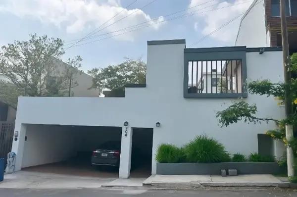 Casa en Venta Col. Lomas del Roble, San Nicolás de los Garza Casa en Venta Col. Lomas del Roble, San Nicolás de los Garza