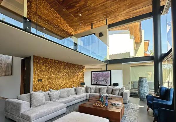 CASA AMUEBLADA EN RENTA EN CLUB Y DENTRO DEL CAMPO DE GOLF ALTOZANO, MORELIA