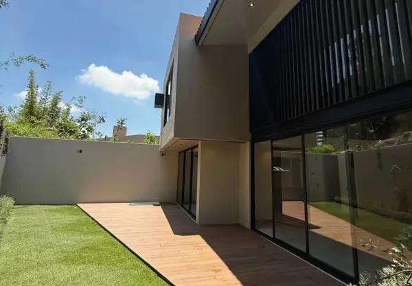 CASA EN VENTA/RENTA EN CLUB Y DENTRO DEL CAMPO DE GOLF ALTOZANO, MORELIA