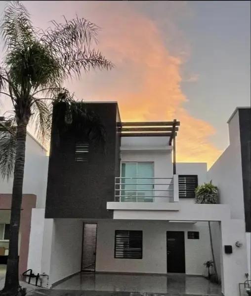 Casa en venta en Residencial de la Sierra, Monterrey, Nuevo León Casa en venta en Residencial de la Sierra, Monterrey, Nuevo León