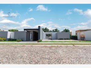 Hermosa Casa de 1 Planta en El Trébol – Amplitud y tranquilidad.