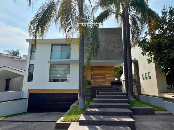 CASA EN RENTA, SAN VICTOR, VALLE REAL, ZAPOPAN