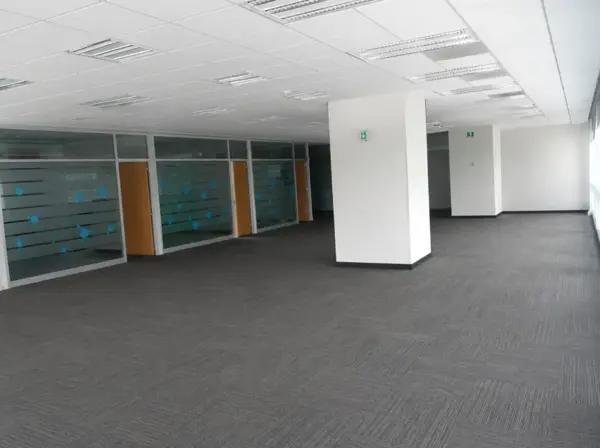 SE RENTA OFICINA EJECUTIVA PERIFÉRICO SUR
