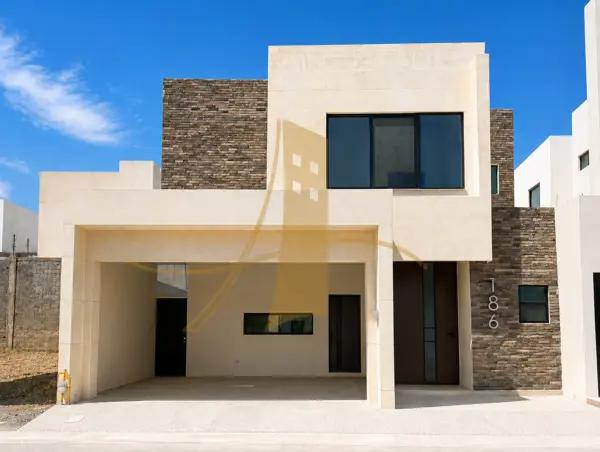 Residencia Nueva con 3 Recámaras y Cuarto de Servicio,  Fraccionamiento Privado Norte Saltillo