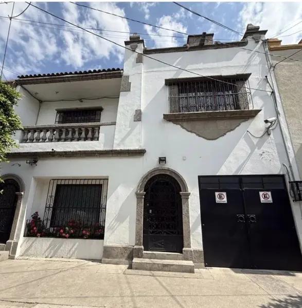 Oficina en Venta en Narvarte Poniente con Uso de Suelo para Despachos y Consultorios