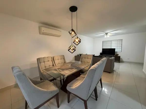 Renta de Casa amueblada en privada APODACA 3 pisos Zona residencial Concordia