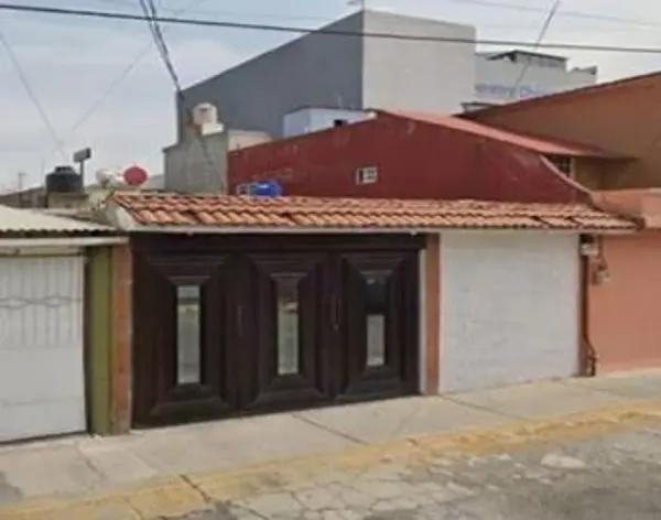 Venta de Casa en Villa de las Flores, Coacalco, Estado de México - Amplia y Cómoda Venta de Casa en Villa de las Flores, Coacalco, Estado de México - Amplia y Cómoda
