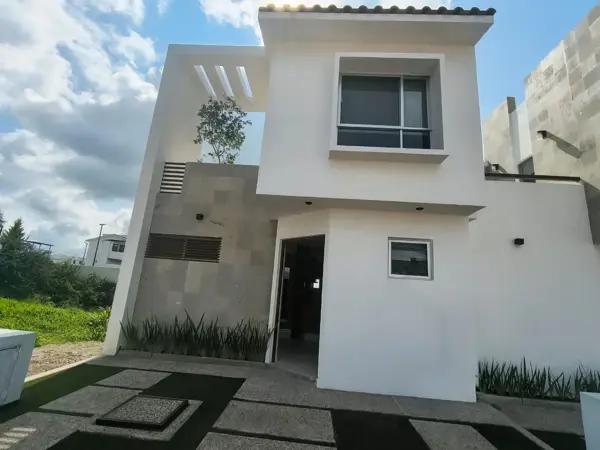 Venta de Casa en Condominio Ciudad Maderas, El Marqués, Querétaro - Excelente Ubicación y Seguridad