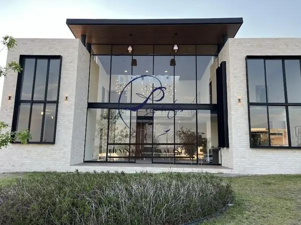 CASA EN VENTA O RENTA EN CONDOMINIO PRIVADO CON CASA CLUB CON ALBERCA EN EL MAYORAZGO EL MARQUES CASA EN VENTA O RENTA EN CONDOMINIO PRIVADO CON CASA CLUB CON ALBERCA EN EL MAYORAZGO EL MARQUES