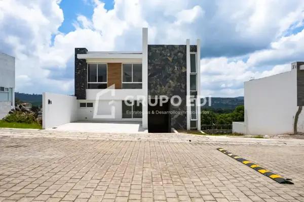 CASA RESIDENCIAL EN CAMPESTRE HARAS