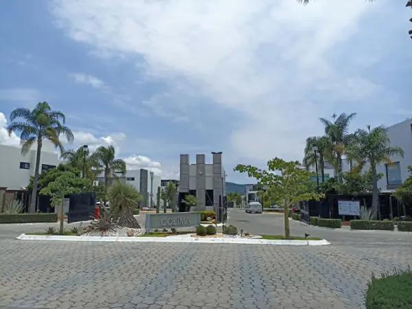 CASA EN VENTA EN LOMAS DE ANGELOPOLIS III