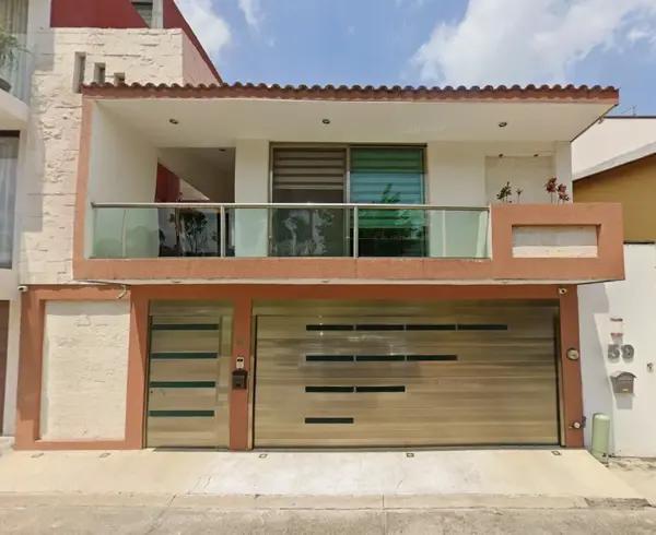Casa en venta en La Cúspide, Xalapa, Veracruz de Ignacio de la Llave Casa en venta en La Cúspide, Xalapa, Veracruz de Ignacio de la Llave